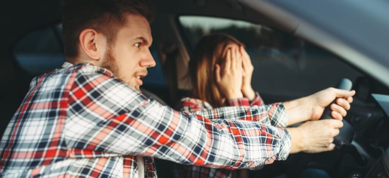 Ce trucuri interesante folosesc unii cursanți ca să scape de frica de condus?